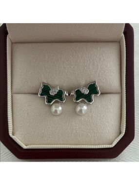 Elegant Green horse pearl Earrings|silver earrings|Christmas gift for her